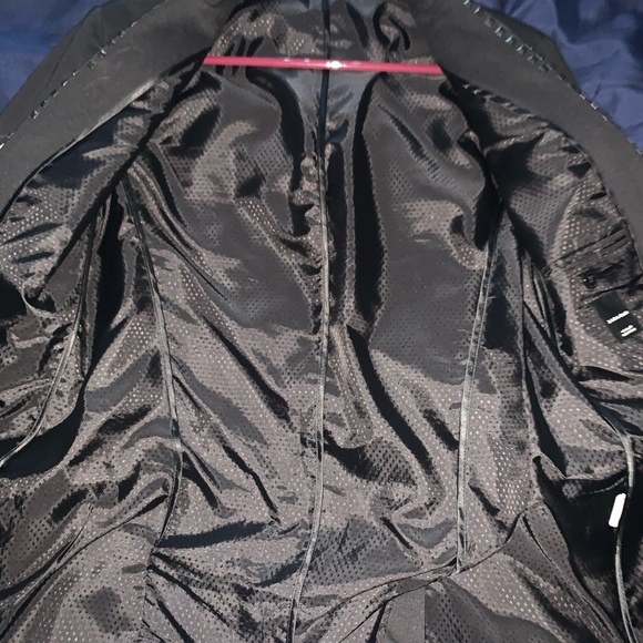 Men’s black blazer with studs. 40 LARGE - Picture 9 of 10